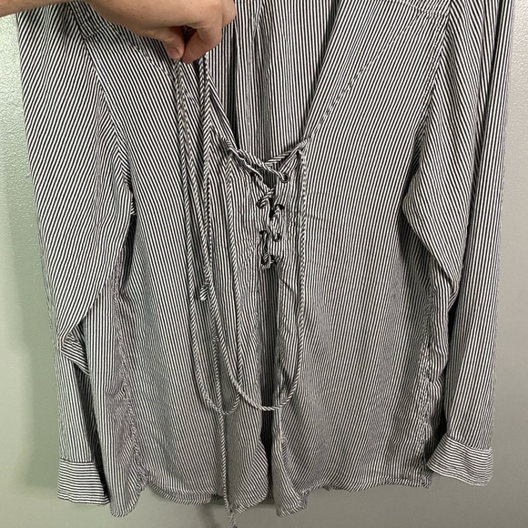 Torrid 4 Lace-Back Top - Picture 7 of 10